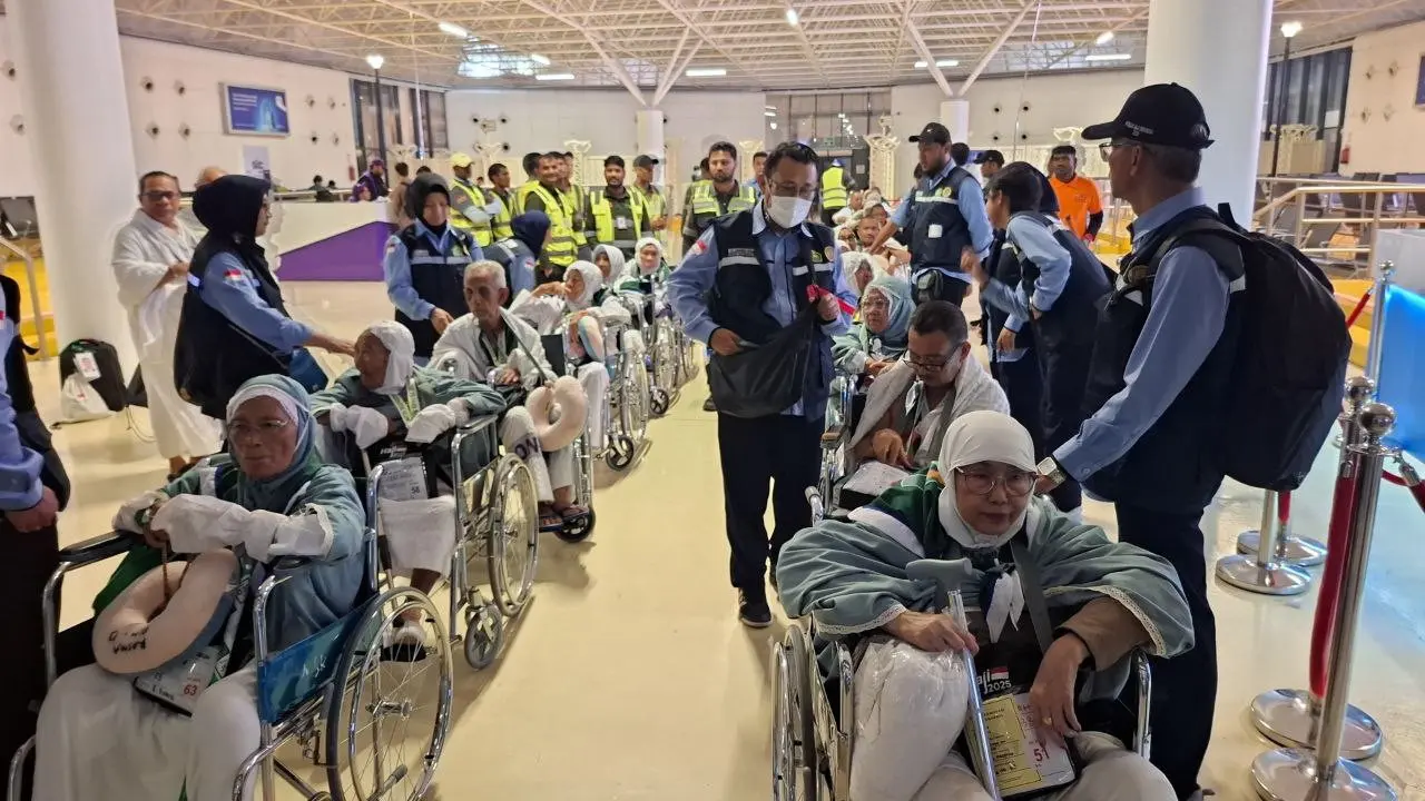 Bus Khusus untuk Jemaah Haji Lansia dan Disabilitas Kembali Beredar di Bandara Jeddah