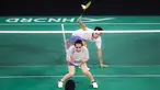 Pasangan selebritas Raffi Ahmad dan Nagita Slavina berusaha mengembalikan kok saat bertanding melawan pasangan Rizky Billar dan Lesti Kejora pada laga bulu tangkis ganda campuran Turnamen Olahraga Selebriti Indonesia (TOSI) di GOR UNJ, Jakarta, Minggu (16/07/2023). Raffi dan Gigi kalah dua set langsung dari Rizky Billar dan Lesti dengan skor 12-21, 10-21.(Bola.com/Bagaskara Lazuardi)
