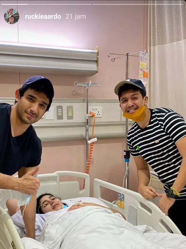 Momen lahiran anak ketiga Tania Nadira