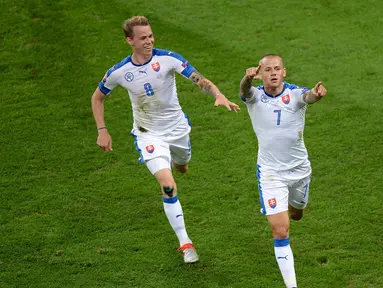 Slovakia berhasil meraih kemenangan 2-1 melawan Rusia pada laga kedua Grup B Piala Eropa 2016, Rabu (15/6/2016) malam WIB. (AFP/Denis Charlet)