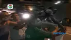 Proses evakuasi sopir dua kendaraan berlangsung dramatis dan lama lantaran terjepit badan minibus yang ringsek.