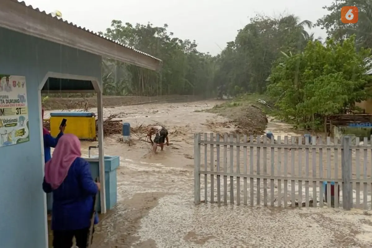 Banjir yang menerjang desa di Bone Bolango. Foto: Istimewa (Arfandi Ibrahim/Liputan6.com)