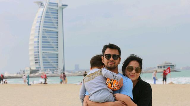 [Bintang] 8 Potret Liburan Raffi Ahmad dan Nagita Slavina di Dubai