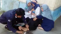 Mahasiswa IPB pingsan (Liputan6.com/ Achmad Sudarno)