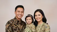 7 Model Baju Batik Pesta Keluarga yang Elegan dan Serasi untuk Berbagai Acara