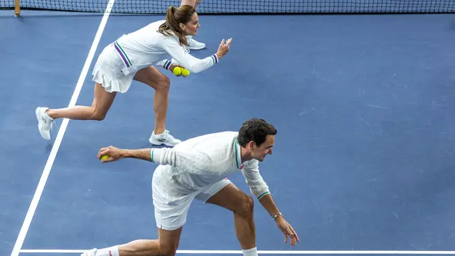 Foto: Gaya Santai Kate Middleton saat Bermain Tenis dengan Juara Wimbeldon