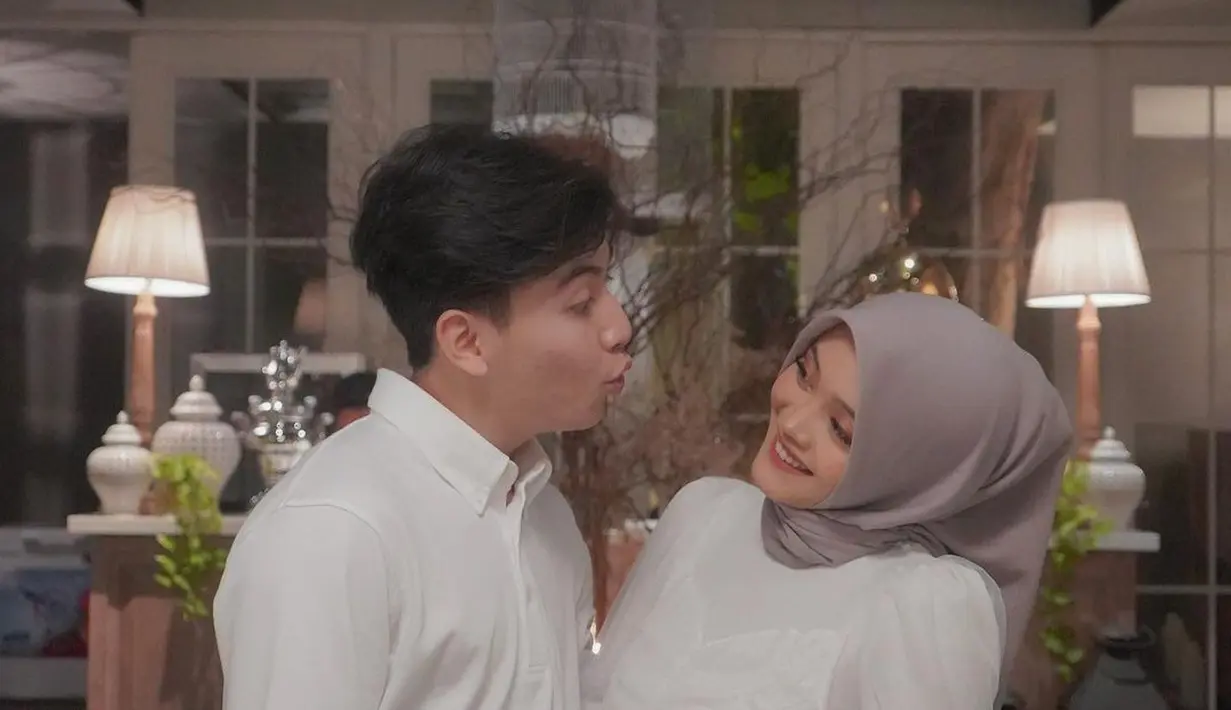 Putri Delina dan Jeffry Reksa  (Instagram/putridelinaa)