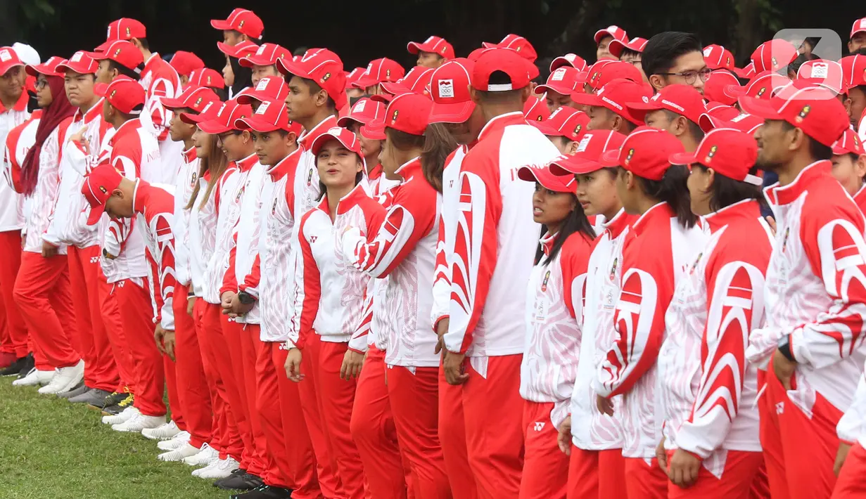 Sejumlah atlet mengikuti pelepasan Kontingen Indonesia untuk SEA Games 2019 Filipina di Istana Bogor, Jawa Barat, Rabu (27/11/2019). Sebanyak 841 atlet Indonesia akan berlaga di 52 cabang olahraga pada ajang multievent olahraga terbesar se-Asia Tenggara. (Liputan6.com/Angga Yuniar)
