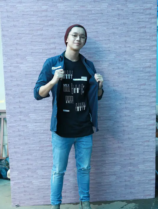 Brandon akan mulai melanjutkan kuliahnya pada tahun 2017 mendatang. Seperti diketahui, anak aktor Ferry Salim itu lulus SMA sejak tiga tahun silam. (Galih W. Satria/Bintang.com)