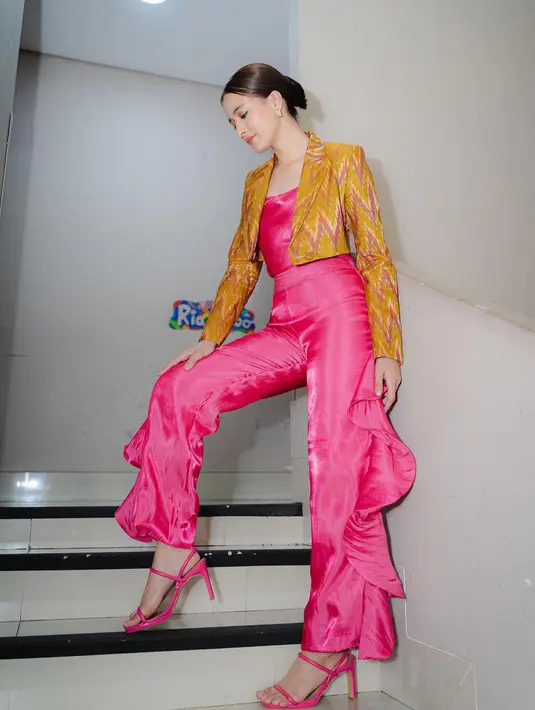 Mawar De Jongh tampil menarik [Instagram/mawar_eva]