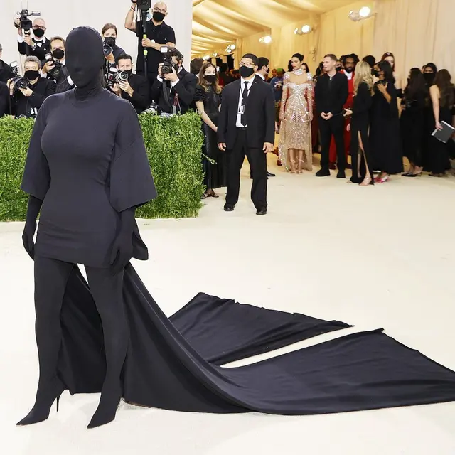 Penampilan 10 Selebriti Dunia di Met Gala 2021, Tampil Memukau