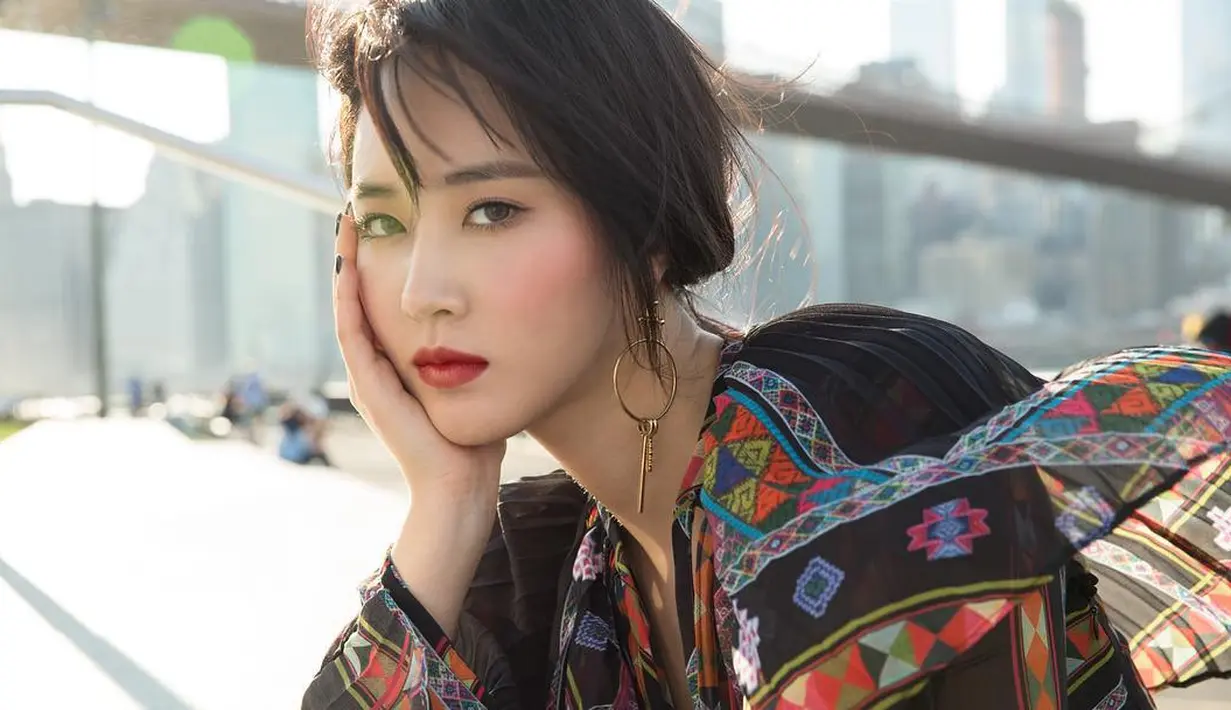 Seperti diketahui, Saat ini Yuri belum mempunyai kekasih baru. Dan kini ia sibuk dengan variety show terbaru SNSD. Kelima personel SNSD saat ini berada di Paris untuk syuting variety show. (Foto: instagram.com/yulyulk)