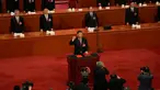 Presiden China Xi Jinping (tengah) mengambil sumpah setelah terpilih secara aklamasi sebagai Presiden dalam sesi Kongres Rakyat Nasional (NPC) China di Aula Besar Rakyat, Beijing, Jumat, 10 Maret 2023. Pemimpin China Xi Jinping dianugerahi masa jabatan lima tahun ketiga sebagai presiden, hal ini membuatnya berada di jalur yang tepat untuk tetap berkuasa seumur hidup. (AP Photo/Mark Schiefelbein)