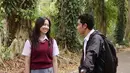 Totalitas Azizi Shafa Asadel di debut film Kalian Pantas Mati ini patut diapresiasi. Ia sukses perankan karakter Dini. Zee JKT48 saat sesi syuting Kalian Pantas Mati ini berhasil tuai atensi dari para penggemar. (Liputan6.com/IG/paragonpictures.id)