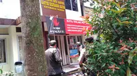 Pelaku bom Bandung di Kelurahan Arjuna, Cicendo (Liputan6.com/ Aditya Prakasa)