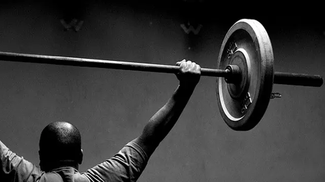 12 Cara Memperbesar Otot Lengan dengan Mudah, Bisa Tanpa Fitnes