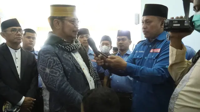 Mentan Sampaikan Pentingnya Perkuat Iman saat Isi Sholat Ied di Masjid Agung Syekh Yusuf Gowa