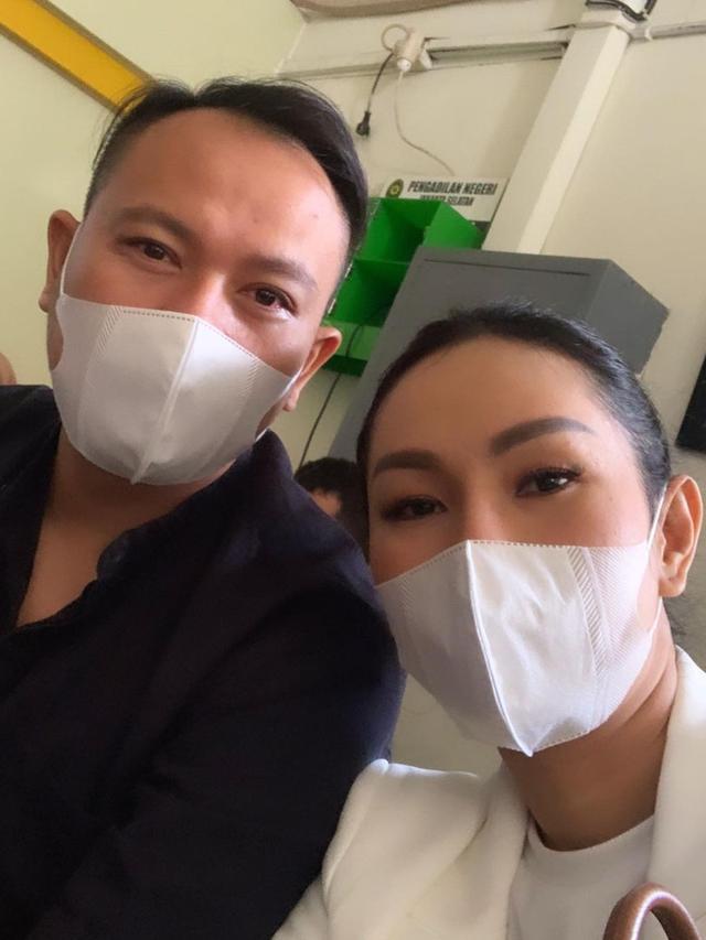 Kalina Ocktaranny dan Vicky Prasetyo. (Foto: Instagram @kalinaocktaranny)