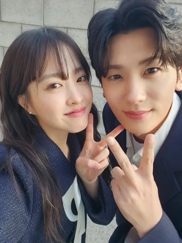 Park Bo Young, Park Hyung Sik