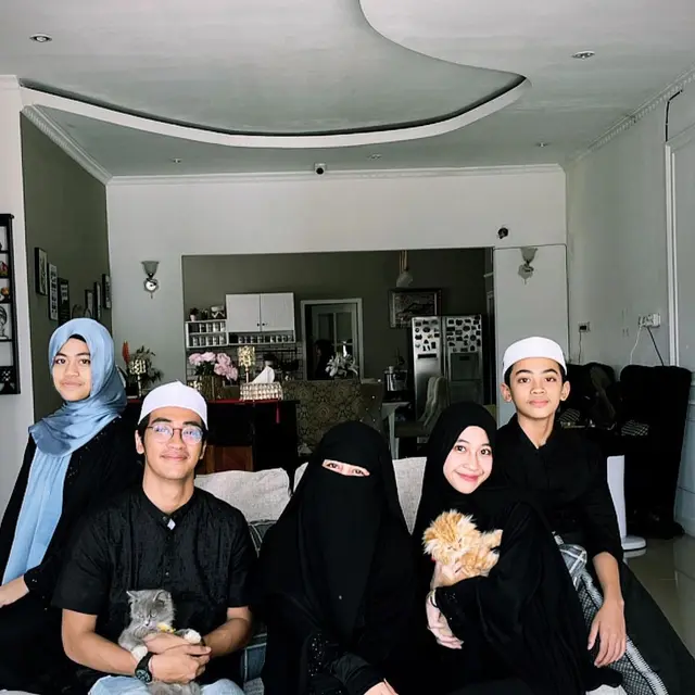 Umi Pipik dan Abidzar (Instagram/_ummi_pipik_)