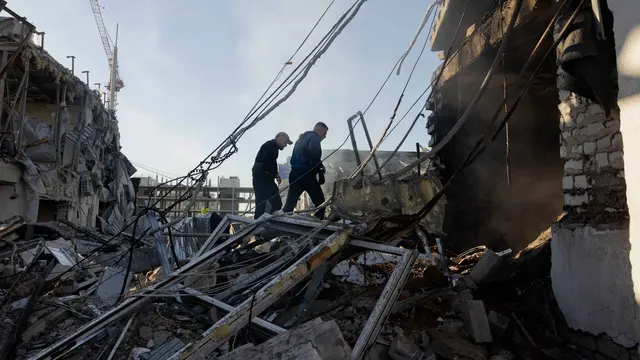 Rusia Luncurkan Serangan Udara Besar-besaran ke Ukraina, 9 Tewas