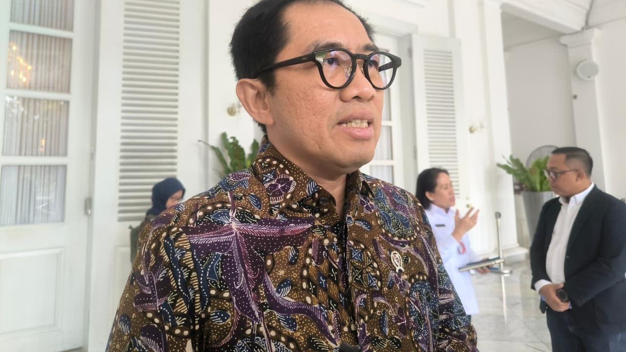 Masyarakat Indonesia Habiskan Rp 120 Triliun Buat Beli Baju dan Sepatu