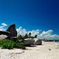 Pulau Bangka pun memiliki pantai-pantai cantik yang tak kalah dengan pulau dewata