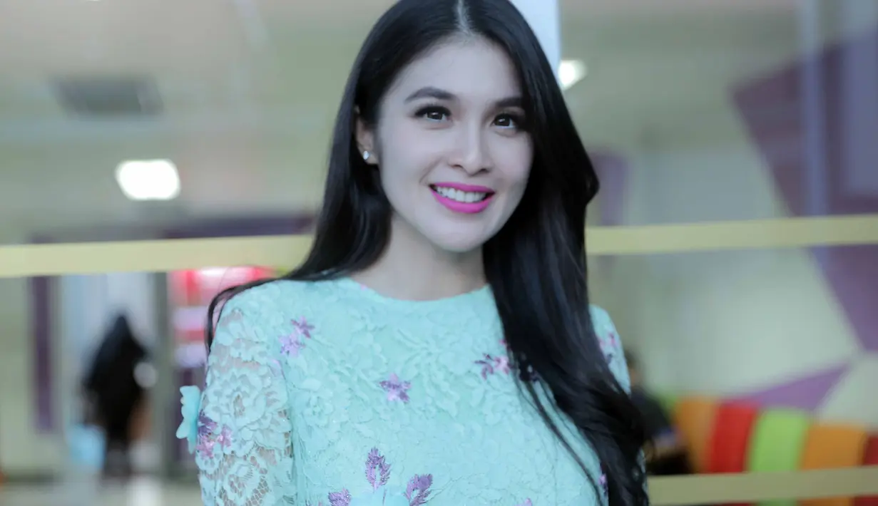 Sandra Dewi Makin Doyan Belanja Saat Hamil Photo