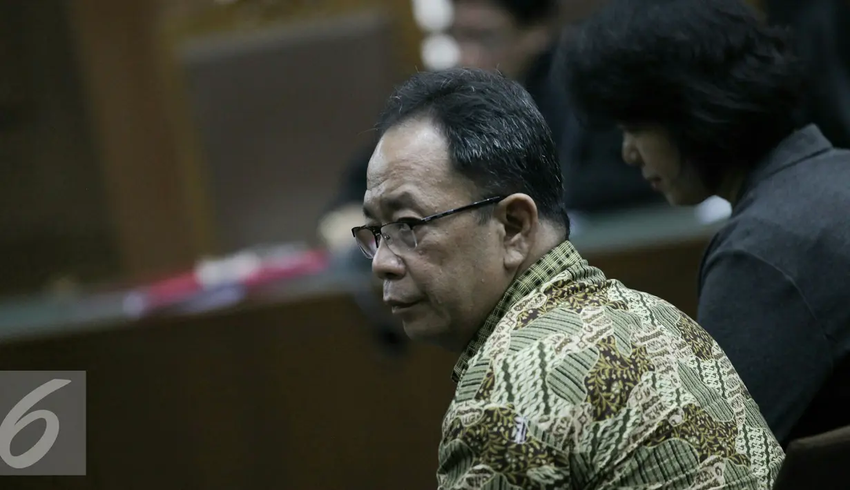 Dirut CV Semesta Berjaya, Xaveriandy Sutanto menjalani sidang perdana di Pengadilan Tipikor, Jakarta, Selasa (8/11). Xaveriandy diduga melakukan penyuapan kepada Irman Gusman untuk distribusi gula import di Sumatera Barat. (Liputan6.com/Johan Tallo)