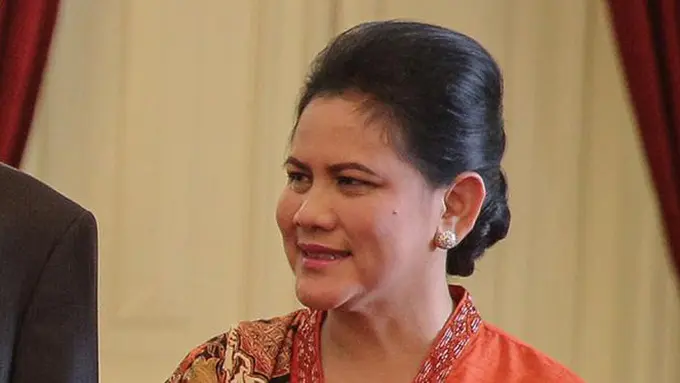 Iriana Widodo, Ibu Negara Pertama yang Terbang di kelas Ekonomi!