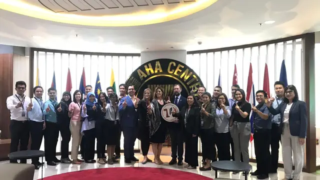 Foto bersama peserta kursus Bahasa Inggris bagi BNPB se-ASEAN (Liputan6.com / Aqilah Ananda Purwanti)