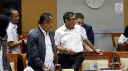 Menteri Hukum dan HAM Yasonna Laoly bersiap mengikuti rapat kerja dengan Komisi III DPR, di Kompleks Parlemen Senayan, Jakarta, Kamis (13/6). Raker membahas pendahuluan RKA-KL dan Rencana Kerja Pemerintah (RKP) Kementerian Hukum dan HAM tahun 2020. (Liputan6.com/Johan Tallo)