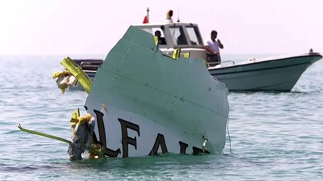 Puing-puing pesawat Gulf Air GF072 yang jatuh di perairan Bahrain