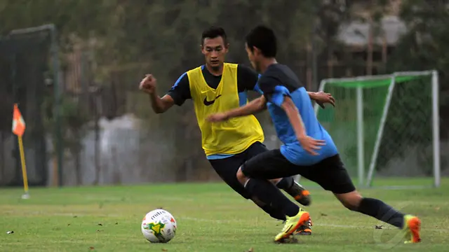 Pemain Timnas U19 Indonesia Berlatih Bersama Seniornya