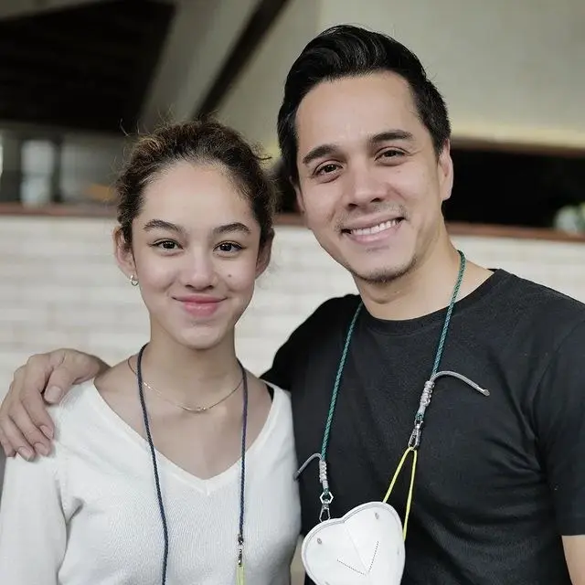Jarang Tersorot, Ini 6 Potret Rionaldo Stockhorst dan Putri Sulung yang Disebut Kakak Beradik