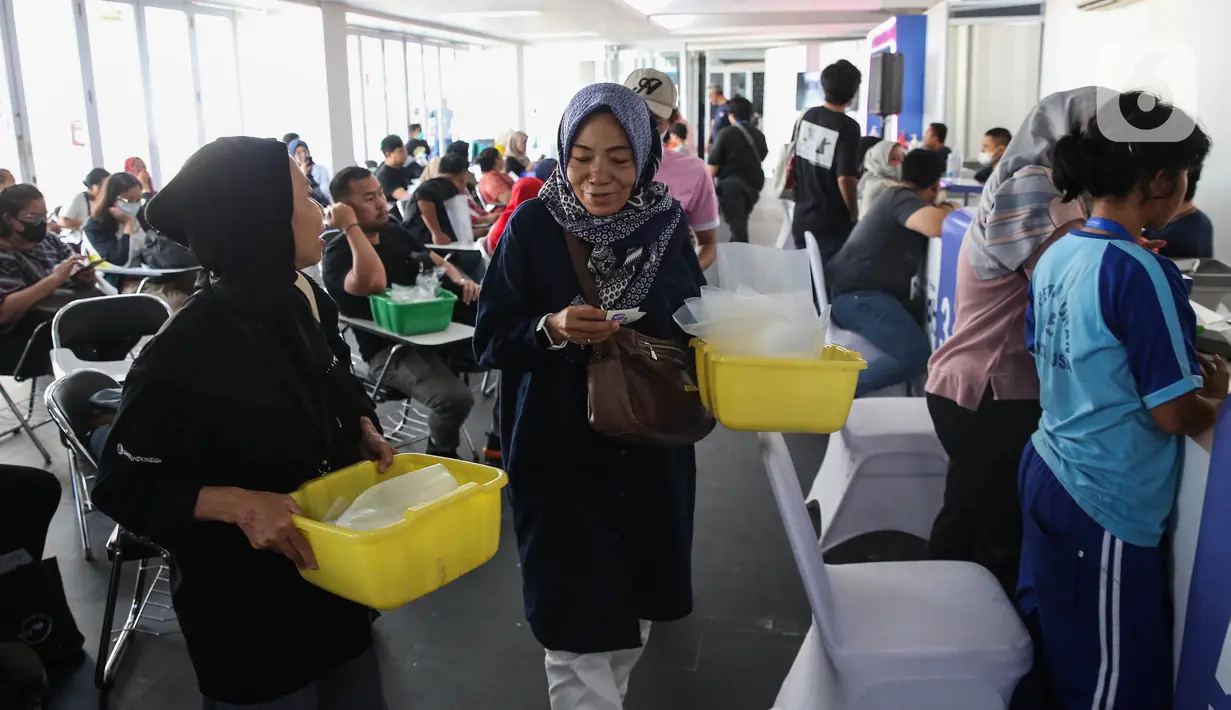 Kehadiran pahlawan nasional, keindahan alam, tari nusantara, serta ornamen kekayaan dan budaya Indonesia selalu tercermin dalam setiap desain mata uang Rupiah. (Liputan6.com/Angga Yuniar)