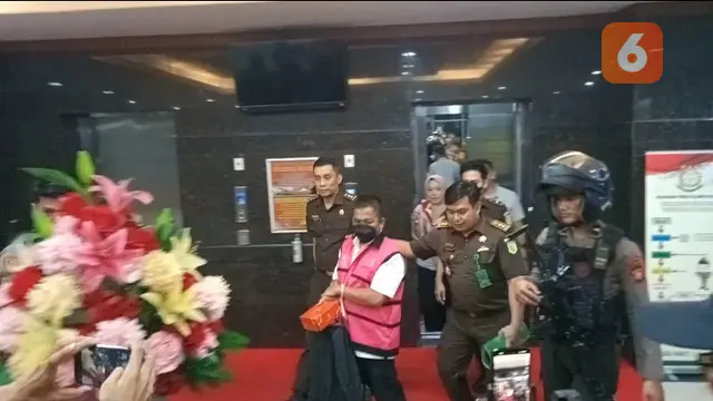 Eks pejabat Takalar jadi tersangka penjualan pasir laut (Liputan6.com/Eka Hakim)