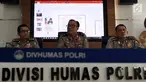 Kadiv Humas Mabes Polri Brigjen Dedi Prasetyo memberi keterangan terkait kelompok terorisme ISIS di Sumatera Barat, Mabes Polri, Jakarta, Selasa (23/7/2019). Densus 88 Antiteror menangkap terduga teroris N (39) di Padang pada 18 Juli 2019. (Liputan6.com/JohanTallo)