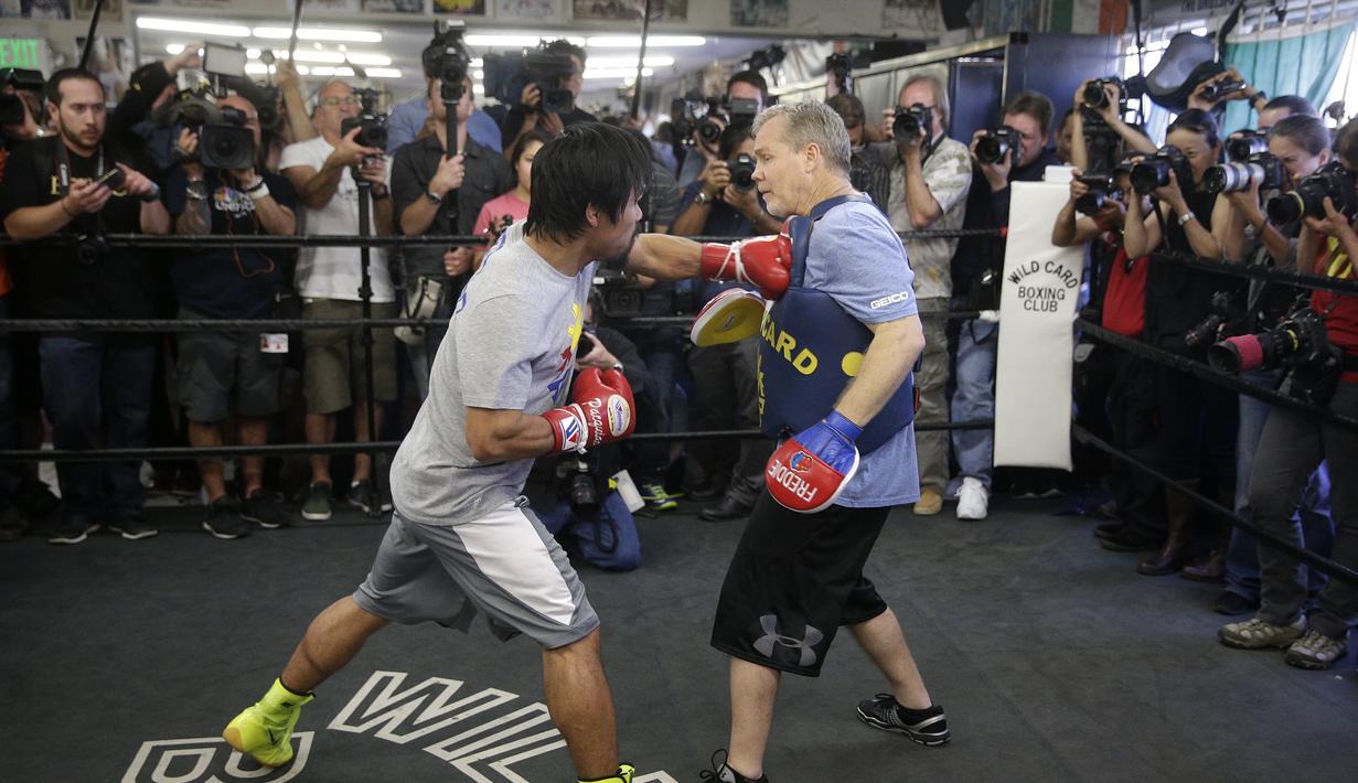 Pacquiao sedang berlatih di Wild Card Boxing, Los Angeles. (AP Photo/Jae C. Hong)