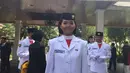 Tahun 2017, Fariza Putri Salsabila yang mewakili Provinsi Jawa Timur terpilih sebagai pembawa Bendera Merah Putih pada Upacara HUT ke-72 RI, Kamis (17/8/2017). Fariza adalah siswi SMAN 1 Blitar. (Lizsa Egeham/Liputan6)