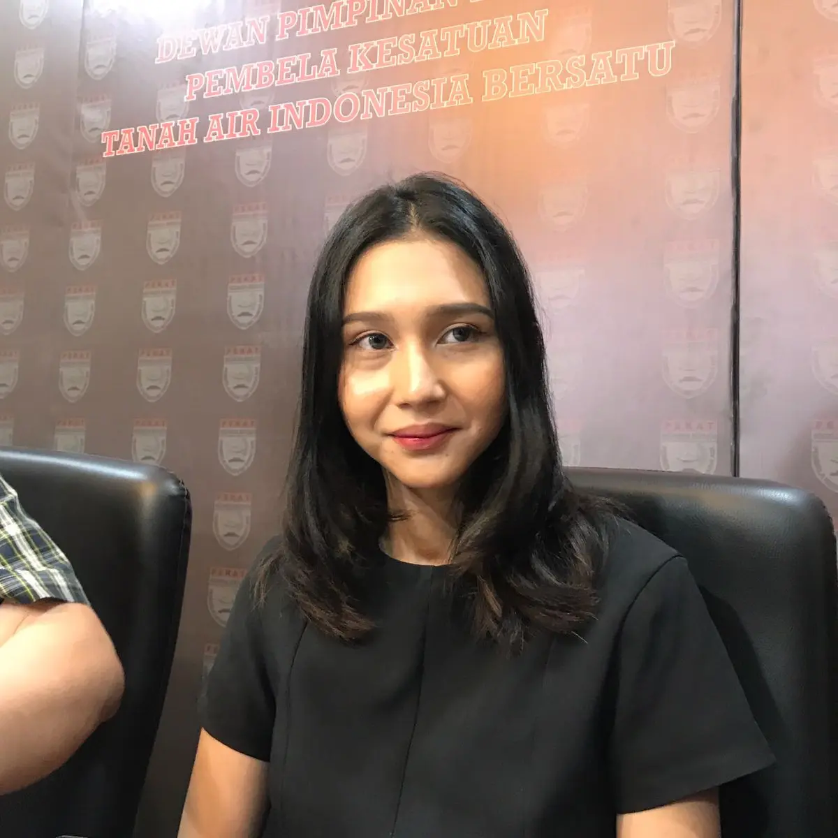 Tenri Ajeng Anisa Tetap Lanjutkan Laporan Pencemaran Nama Baik, Tak Terpengaruh  Perdamaian Inara Rusli dan Virgoun - ShowBiz Liputan6.com