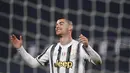 Striker Juventus, Cristiano Ronaldo, tampak kecewa usai gagal mencetak gol ke gawang Fiorentina pada laga Liga Italia di Turin, Rabu (23/12/2020). Fiorentina menang dengan skor 0-3. (Photo by Marco BERTORELLO / AFP)