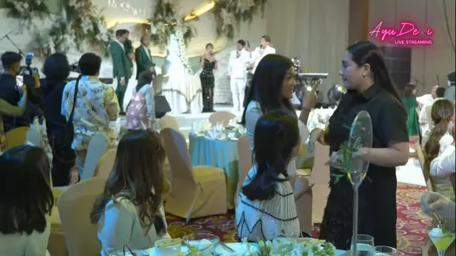 [Fimela] Ultah Pernikahan Ayu Dewi ke-10