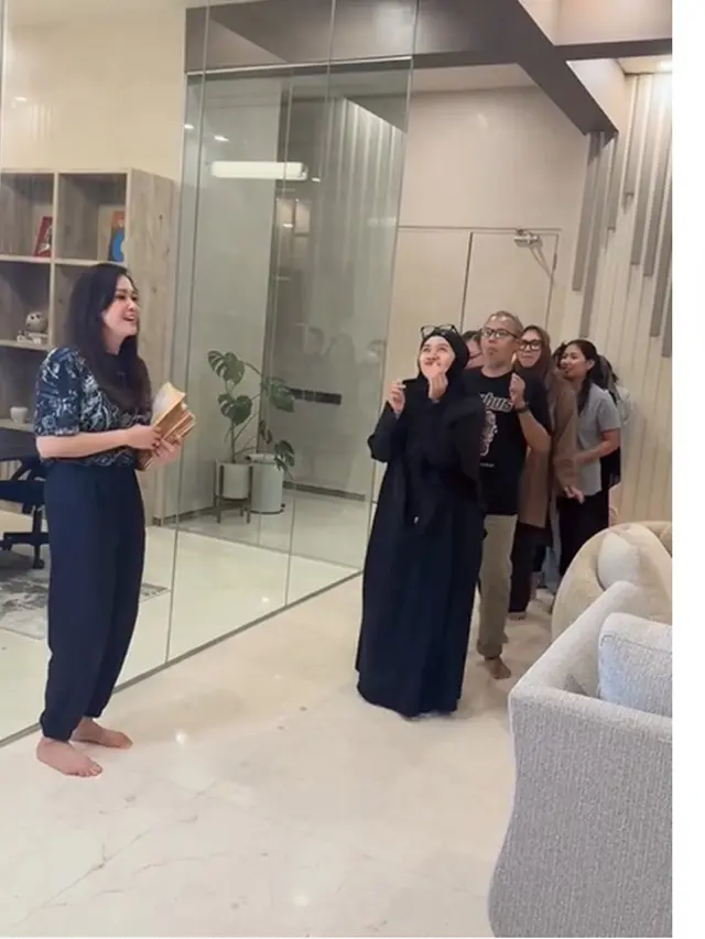 6 Artis Bagi-bagi THR Mewah ke Karyawan, Nagita Slavina hingga Maia Estianty
