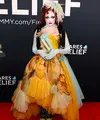 Penyanyi berusia 26 tahun, yang memiliki nama asli Kayleigh Rose Amstutz, melangkah di karpet merah dengan gaun arsip menakjubkan dari koleksi couture Jean Paul Gaultier musim semi/panas 2003. [@genesiswbb].