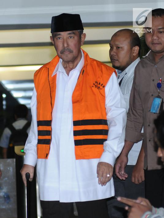 FOTO: Diduga Terima Suap, KPK Tahan Bupati Bandung Barat ...