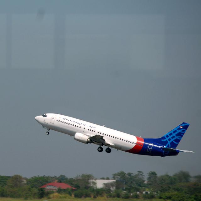 Life Jacket Hingga Avtur Ditemukan Di Lokasi Jatuhnya Sriwijaya Air Sj 182 News Liputan6 Com