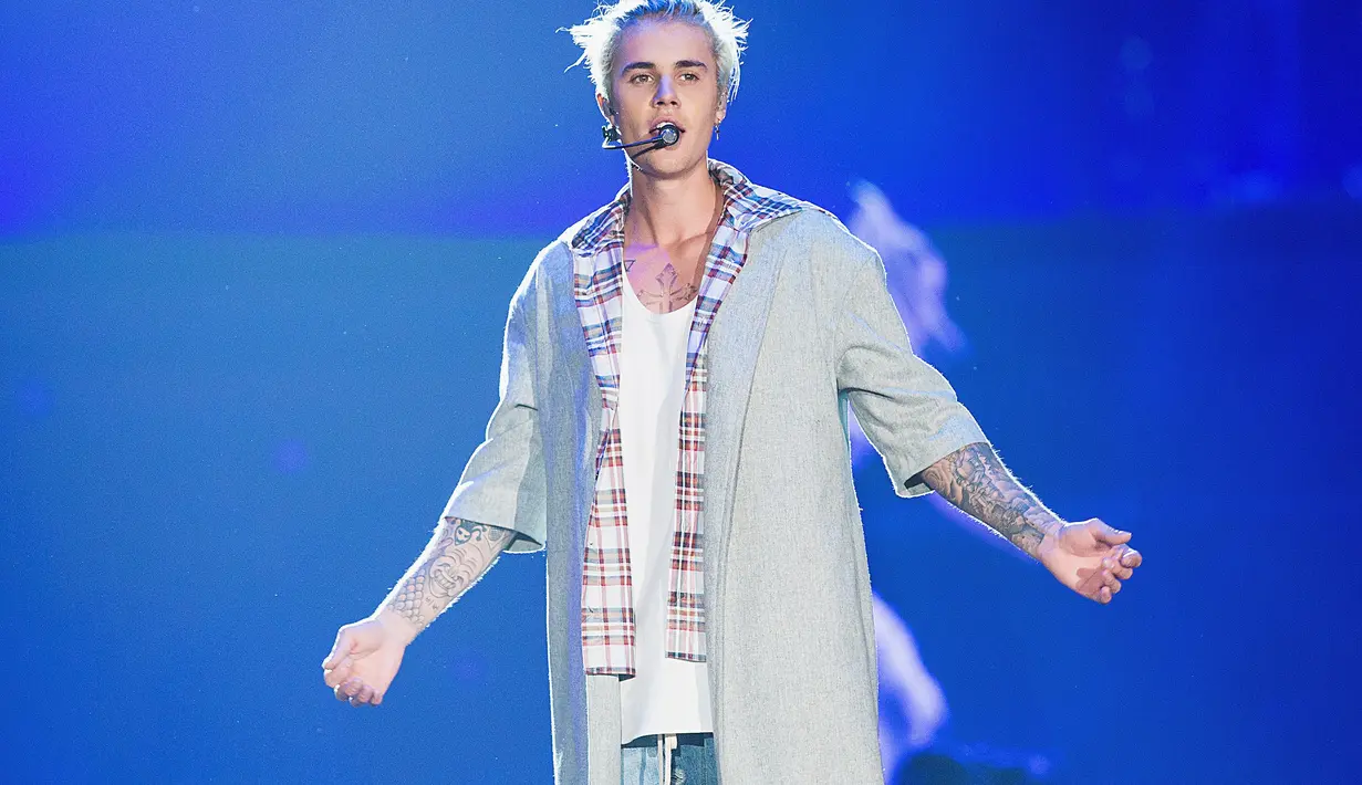 Namun sayangnya, hubungan asmara Justin Bieber dan Sofia Richie tidak mendapatkan restu dari penggemar. Justru para penggemar Justin merasa marah dan tidak terima jika sang idola kembali berpacaran. (AFP/Bintang.com)