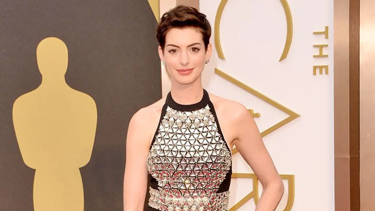 Merasa Malu, Anne Hathaway Melakukan Tindakan Bodoh
