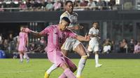 Luis Suarez mencetak gol di laga Inter Miami vs LA Galaxy di MLS 2025 di Chase Stadium, Florida, Amerika Serikat, Minggu (17/08/2025). (AP Photo/Lynne Sladky)